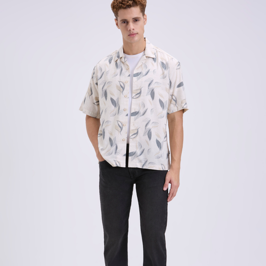 Men White Resort Collar Short Sleeve Shirt
