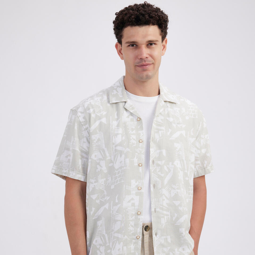 Men Beige Resort Collar Abstract Print Short Sleeve Shirt